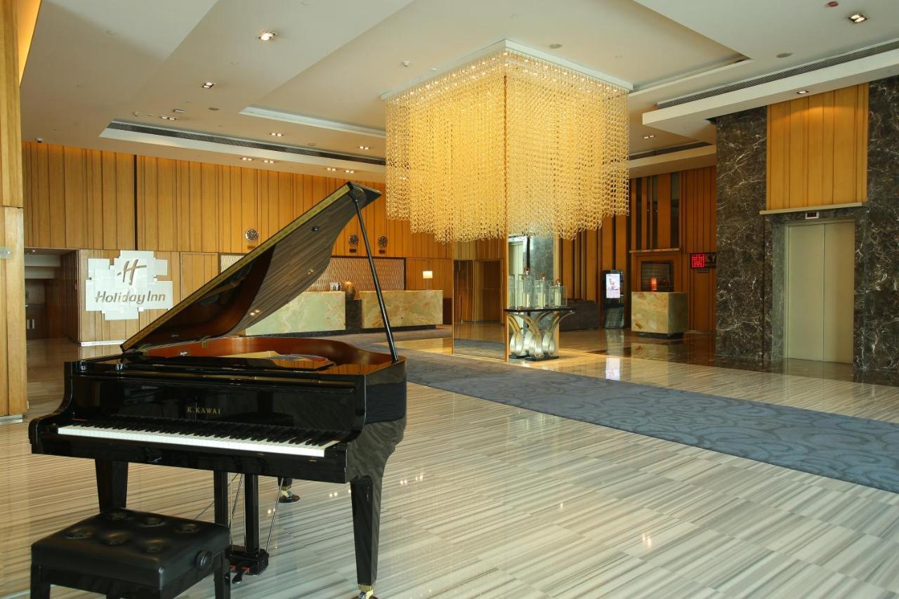 Holiday Inn New Delhi Mayur Vihar Noida By Ihg Exterior foto Lobby