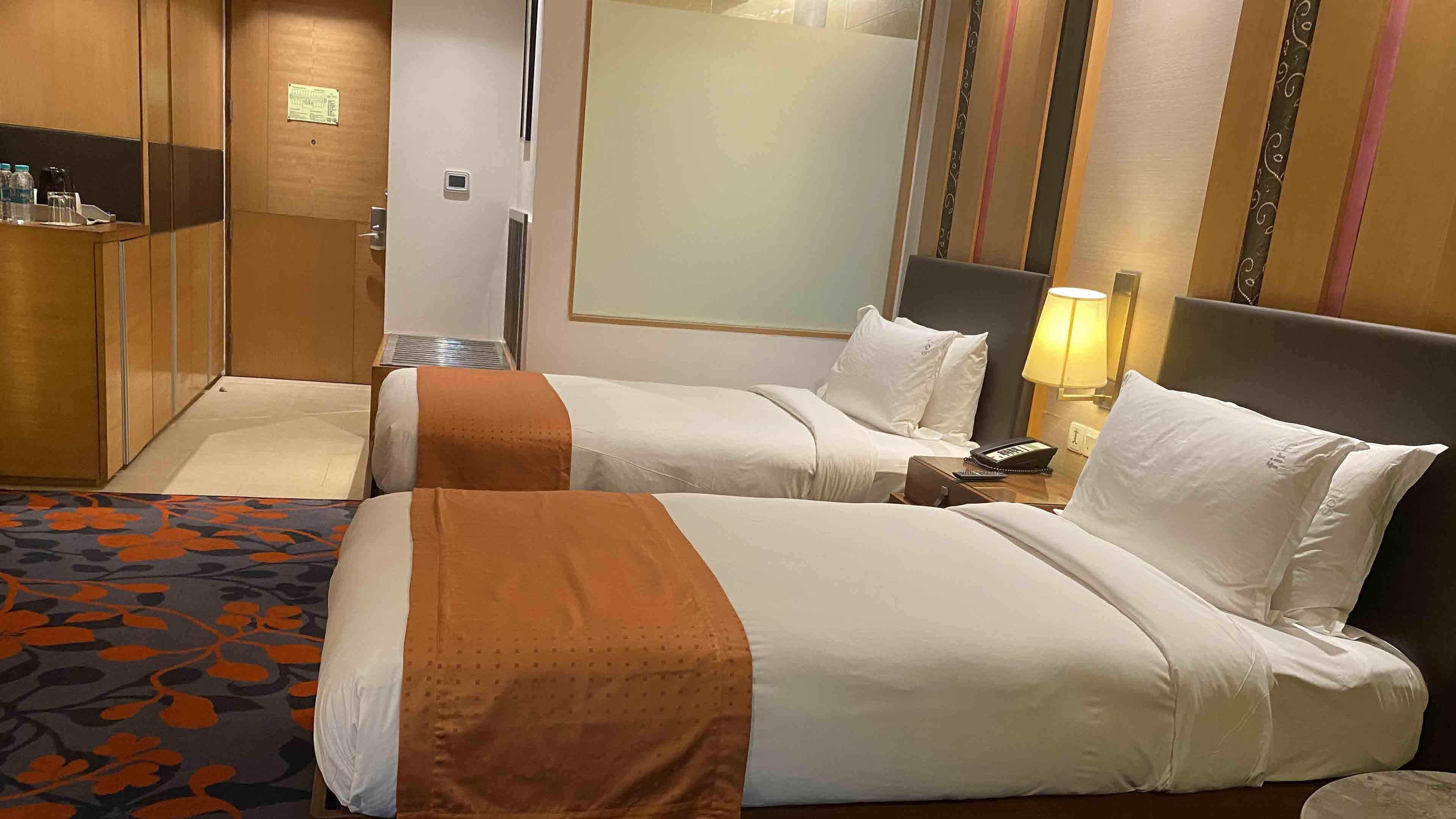 Holiday Inn New Delhi Mayur Vihar Noida By Ihg Exterior foto Deluxe room