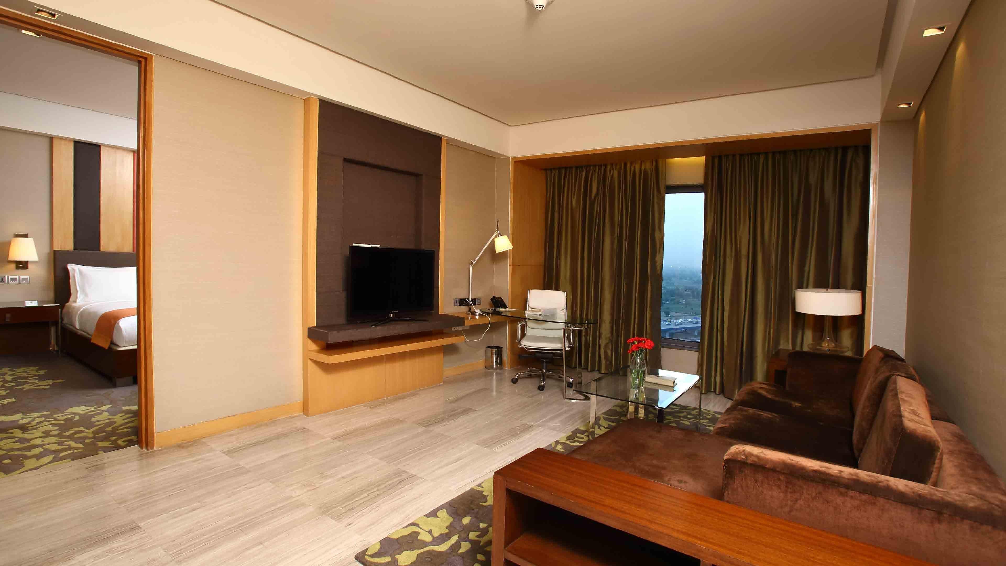 Holiday Inn New Delhi Mayur Vihar Noida By Ihg Exterior foto Suite at the Taj Bengal