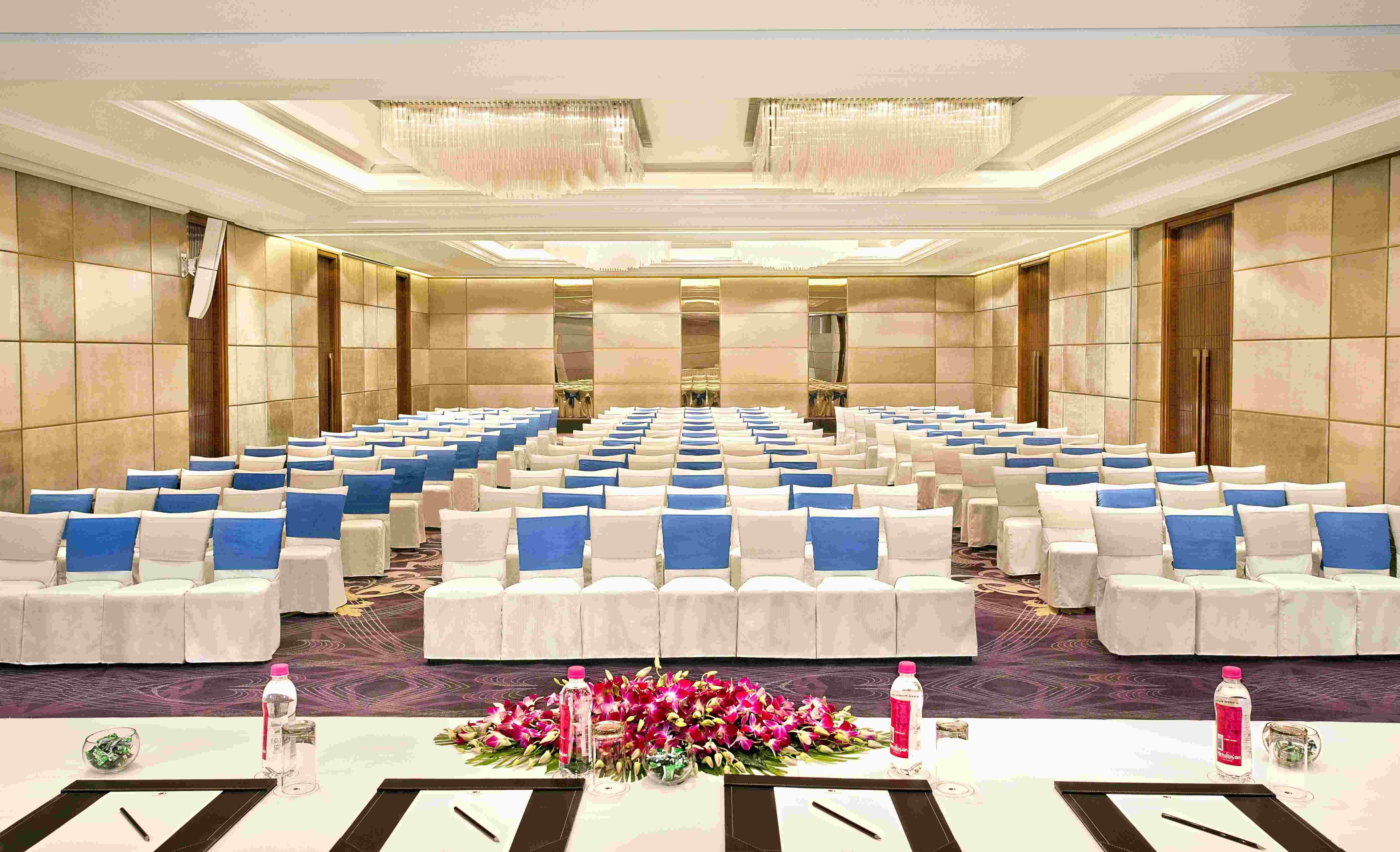 Holiday Inn New Delhi Mayur Vihar Noida By Ihg Exterior foto The Grand Ballroom