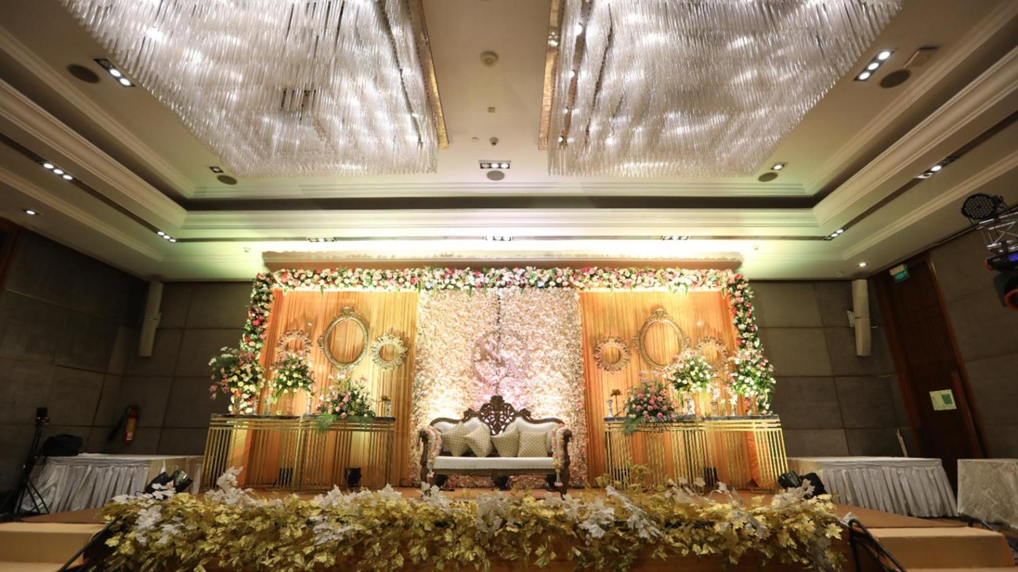 Holiday Inn New Delhi Mayur Vihar Noida By Ihg Exterior foto A modern Indian wedding reception
