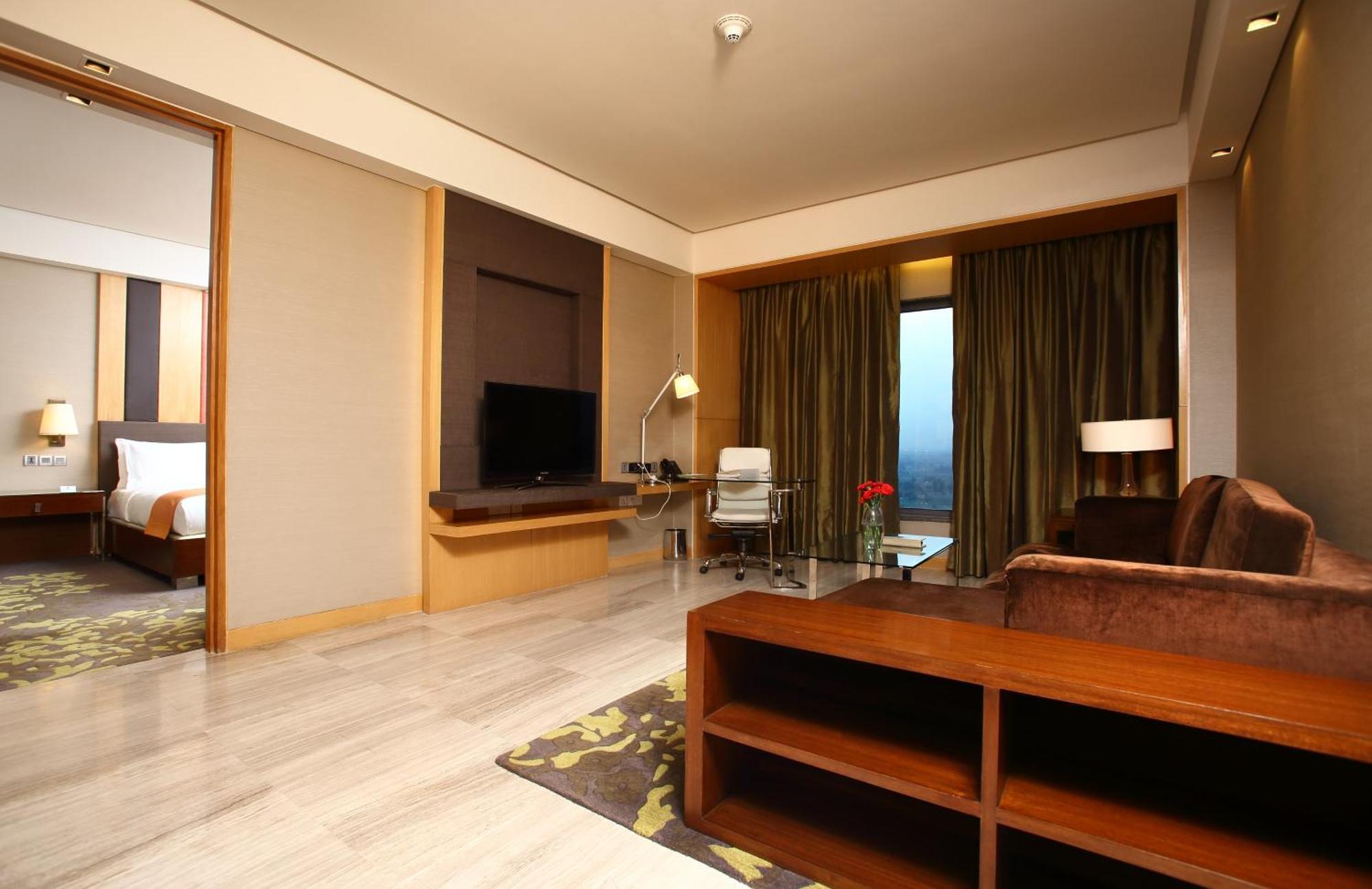 Holiday Inn New Delhi Mayur Vihar Noida By Ihg Exterior foto